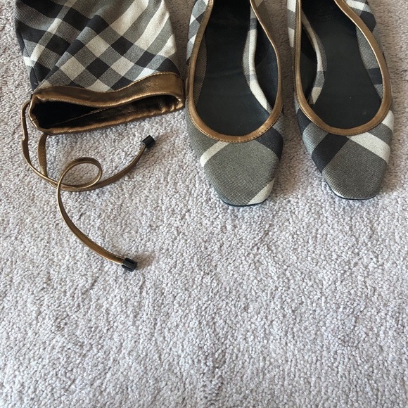 Burberry slippers - Picture 2 of 4